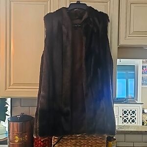 STUNNING LIKE NEW FABULOUS FURS FAUX BROWN LONG VEST